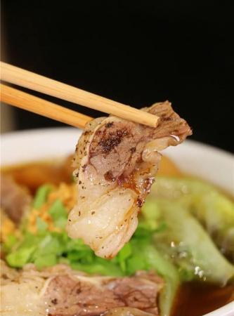 牛腩湯麵成品